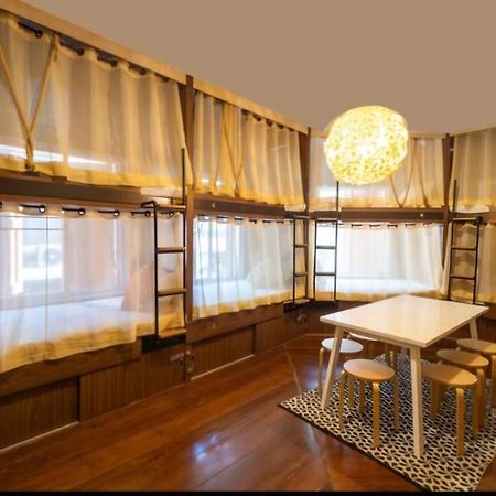 100 Years Building Bangkok Old Town By Seen Hostel Extérieur photo