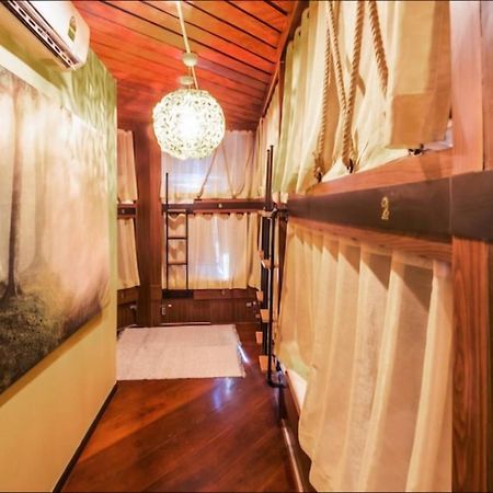 100 Years Building Bangkok Old Town By Seen Hostel Extérieur photo