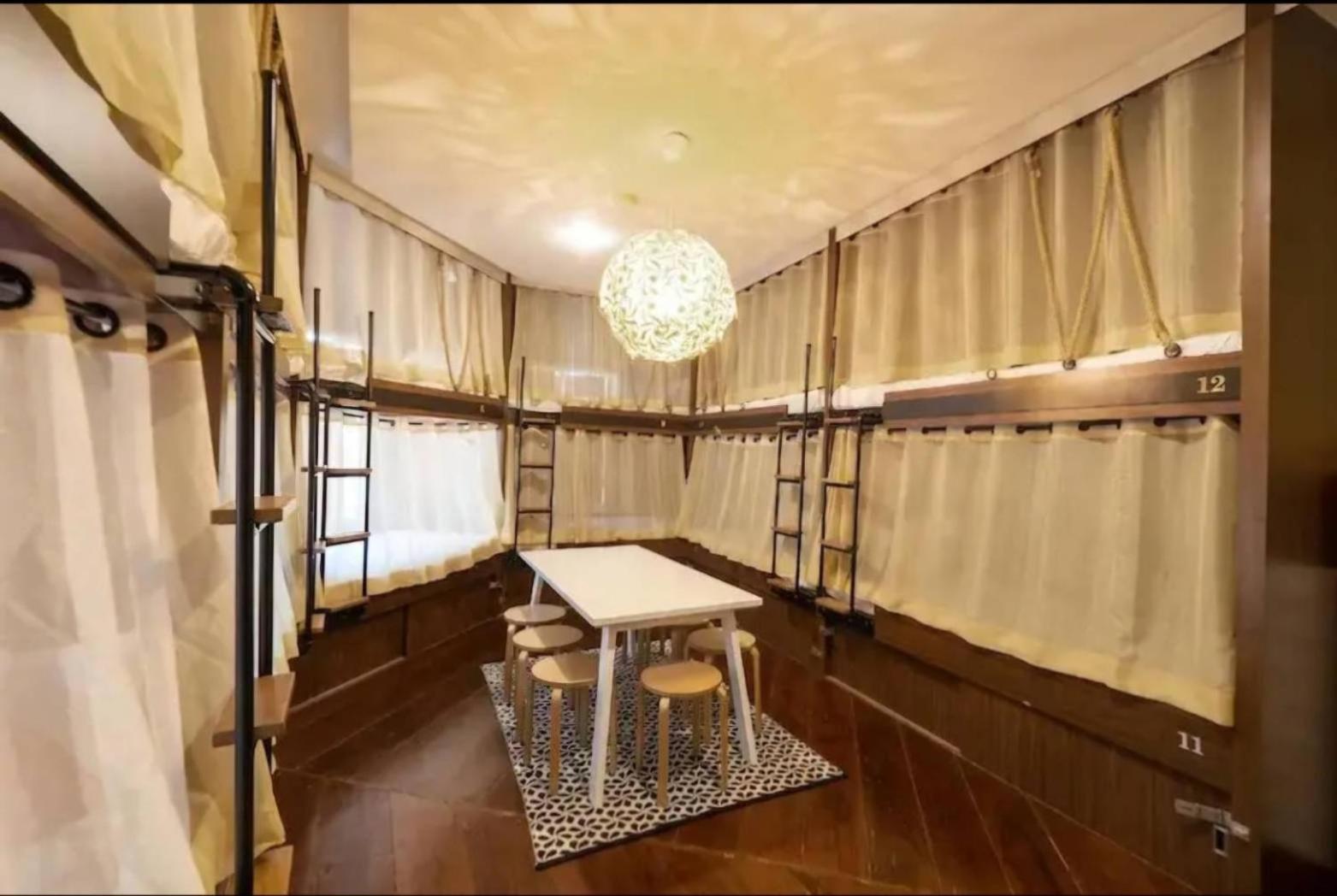 100 Years Building Bangkok Old Town By Seen Hostel Extérieur photo