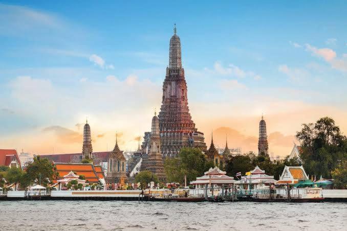 100 Years Building Bangkok Old Town By Seen Hostel Extérieur photo