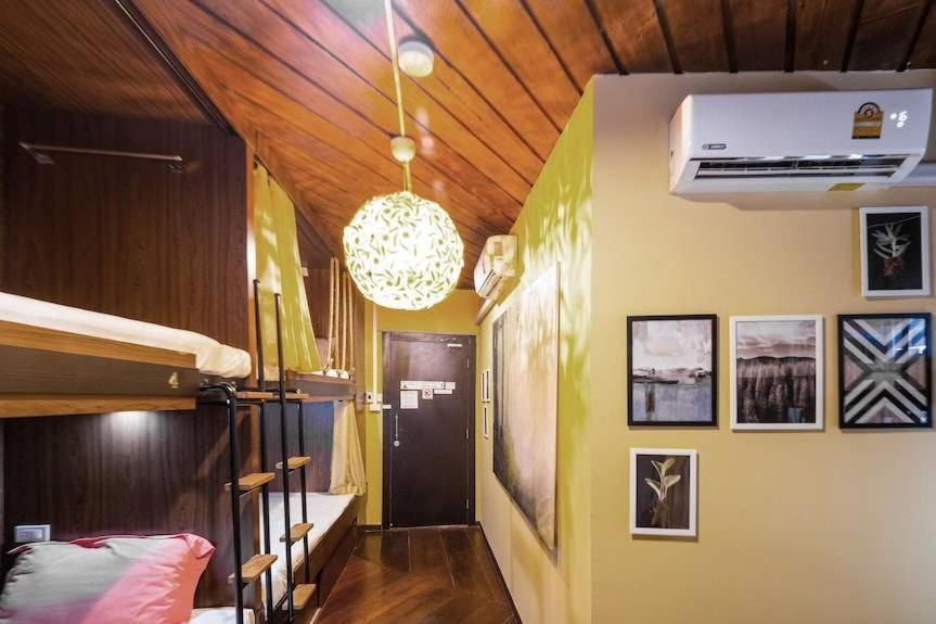 100 Years Building Bangkok Old Town By Seen Hostel Extérieur photo