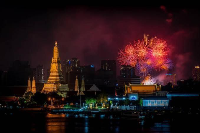 100 Years Building Bangkok Old Town By Seen Hostel Extérieur photo