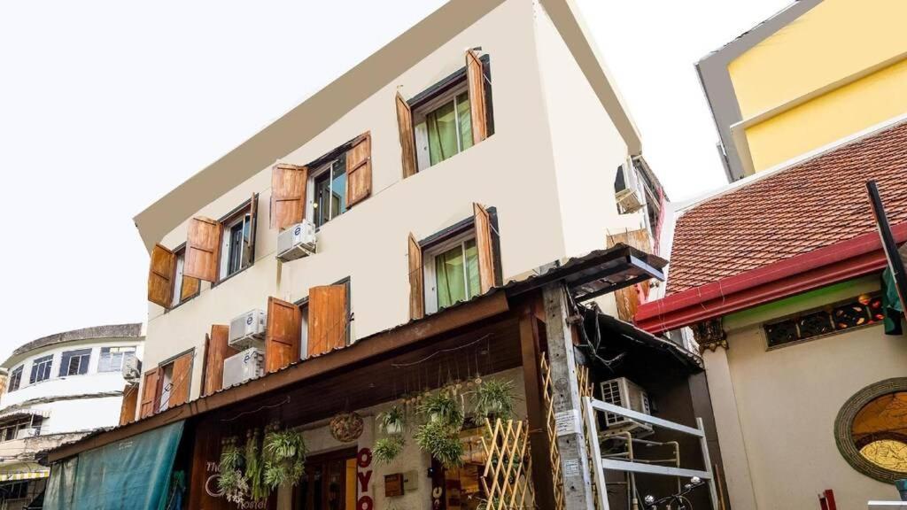 100 Years Building Bangkok Old Town By Seen Hostel Extérieur photo